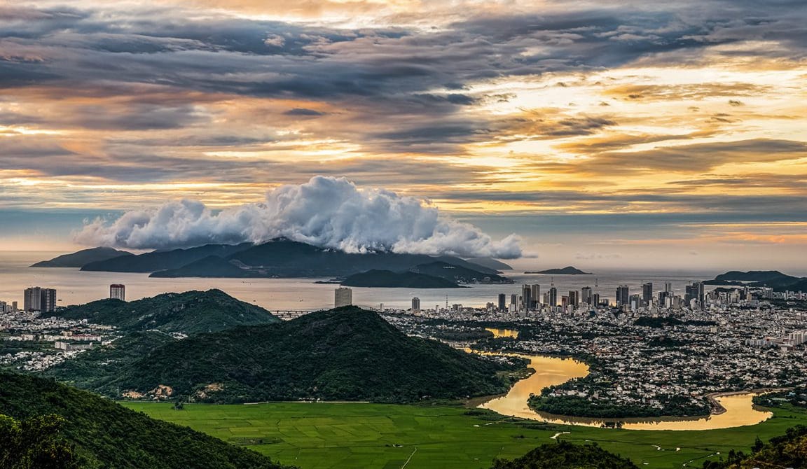 VŨ ĐIỆU MÂY TRỜI