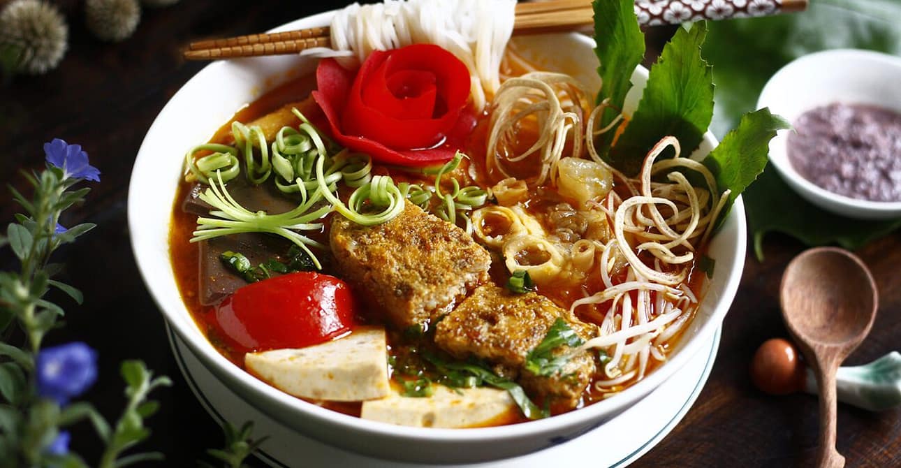 Khám phá top 10 địa điểm bán bún riêu ngon tại thành phố Nha Trang