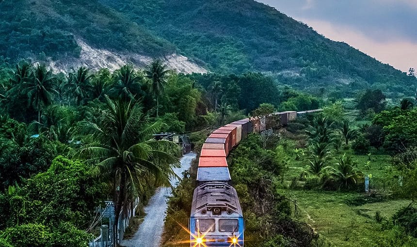 CHUYẾN TÀU HOÀNG HÔN