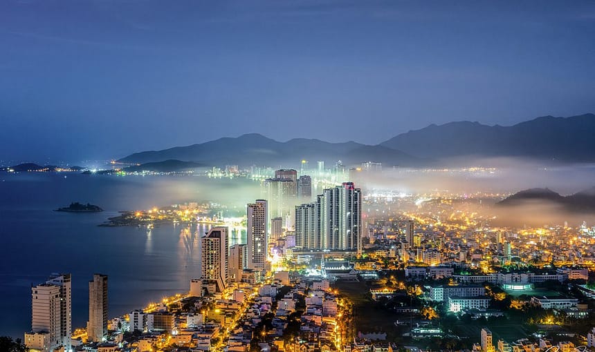 SƯƠNG ĐÊM RỰC RỠ