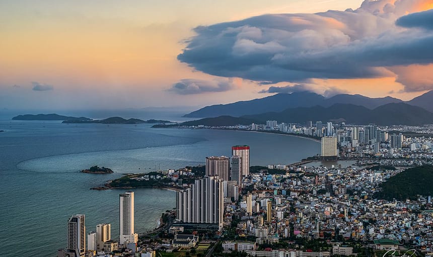 HOÀNG HÔN TÍM TRÊN BIỂN